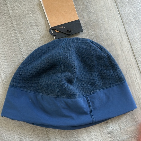 The North Face Fleece Lined Blue Beanie NWT - Picture 4 of 4